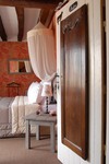 la porte de la chambre d' hotes Mouton, la Bergerie Blancafort, proche aubigny sur nere