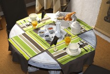 le petit d�jeuner sevi � nos hotes