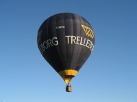 Montgolfi�re en vol dans le Berry